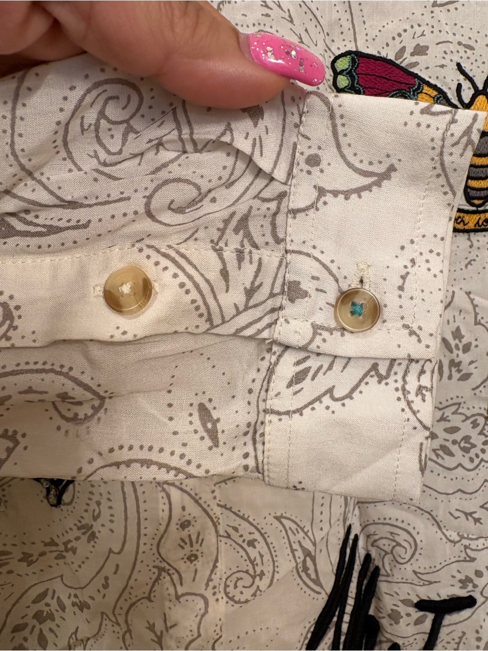 NWOT Pilcro Souvenir Embellished Buttondown Shirt Women’s Small - Picture 13 of 15